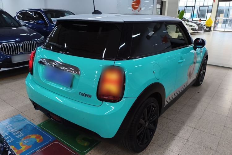 Used MINI 2019 1.5T COOPER Artist Rear Right 45 Deg