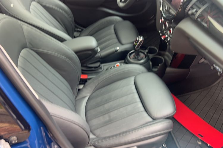 Used MINI 2019 2.0T COOPER S Artist Five-Door Edition Right Front Seat