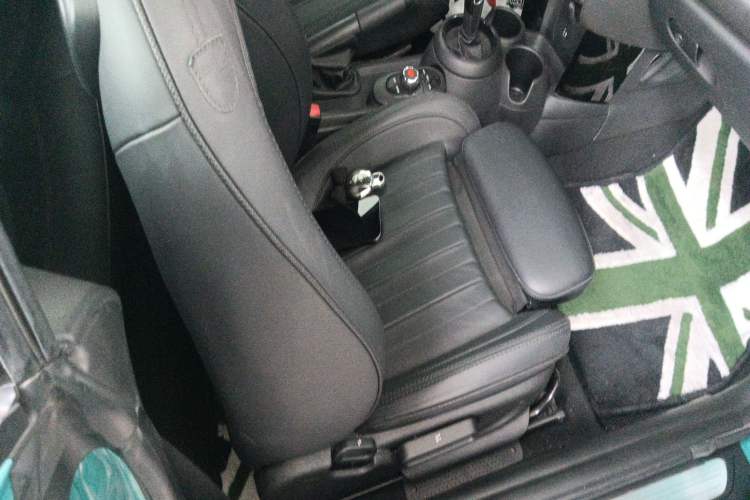 Used MINI 2019 1.5T COOPER CABRIO Artist Right Front Seat