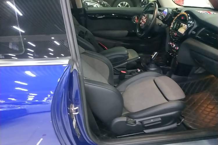 Used MINI 2019 1.5T COOPER Classic Edition Right Front Seat