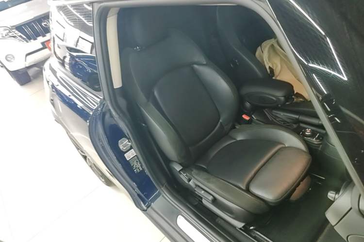 Used MINI 2019 1.5T COOPER Artist Right Front Seat