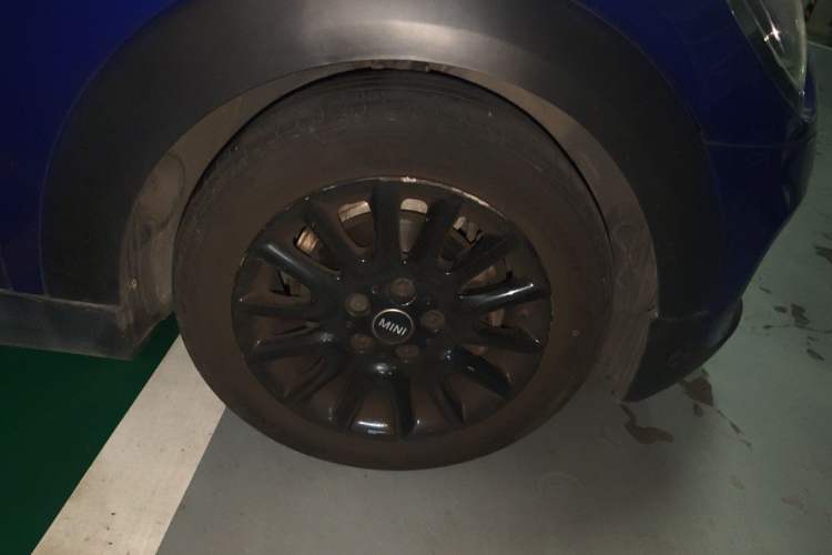 Used MINI 2019 1.5T ONE PLUS Right Front Wheel Hub