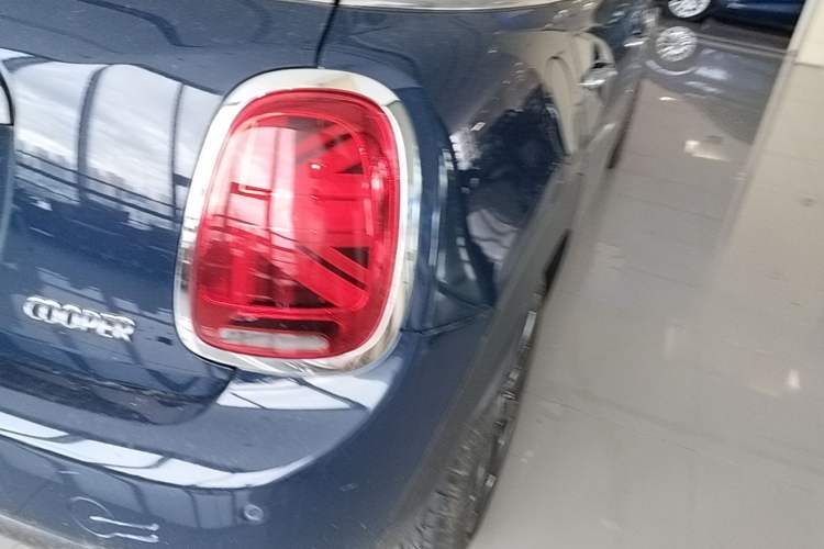 Used MINI 2019 1.5T COOPER Artist Five-Door Edition Right Rear Taillight