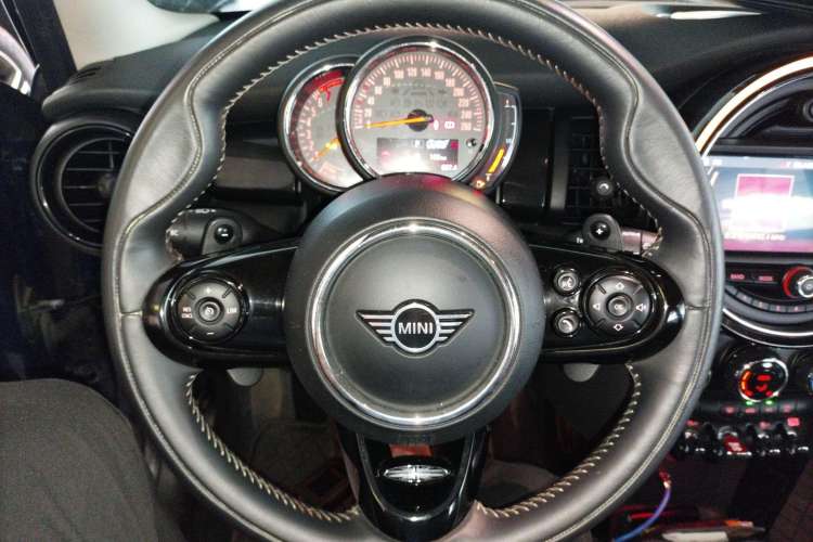 Used MINI 2019 2.0T COOPER S Artist Five-Door Edition Steering Wheel
