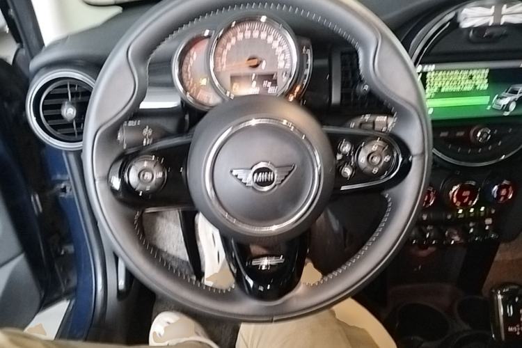 Used MINI 2019 1.5T COOPER Artist Five-Door Edition Steering Wheel
