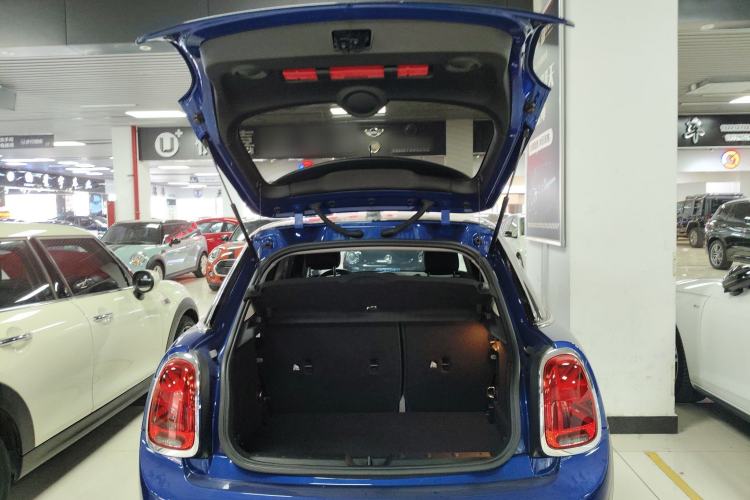 Used MINI 2019 1.5T COOPER Classic Edition Five-Door Version Trunk