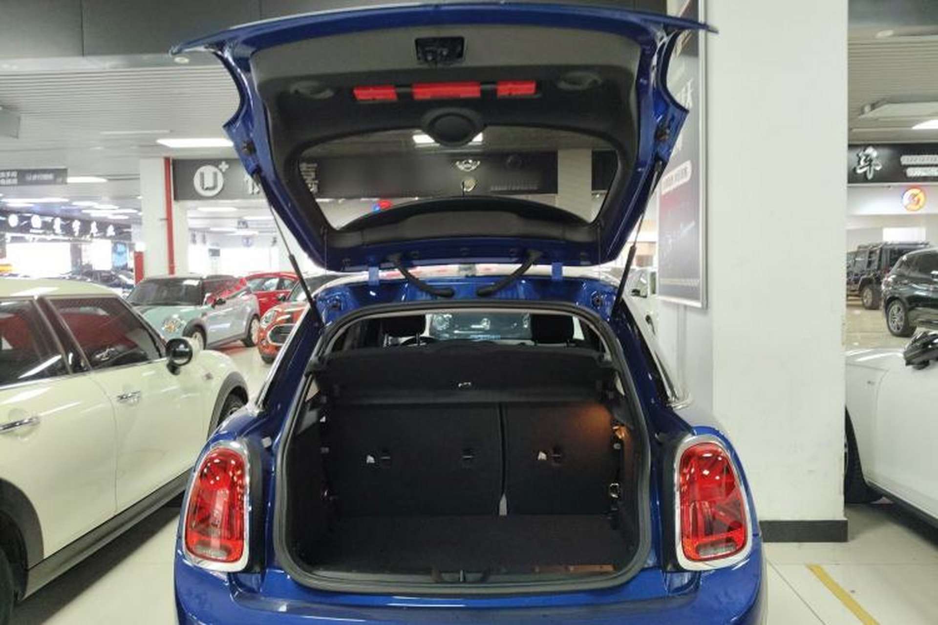 Used MINI 2019 1.5T COOPER Classic Edition Five-Door Version Trunk