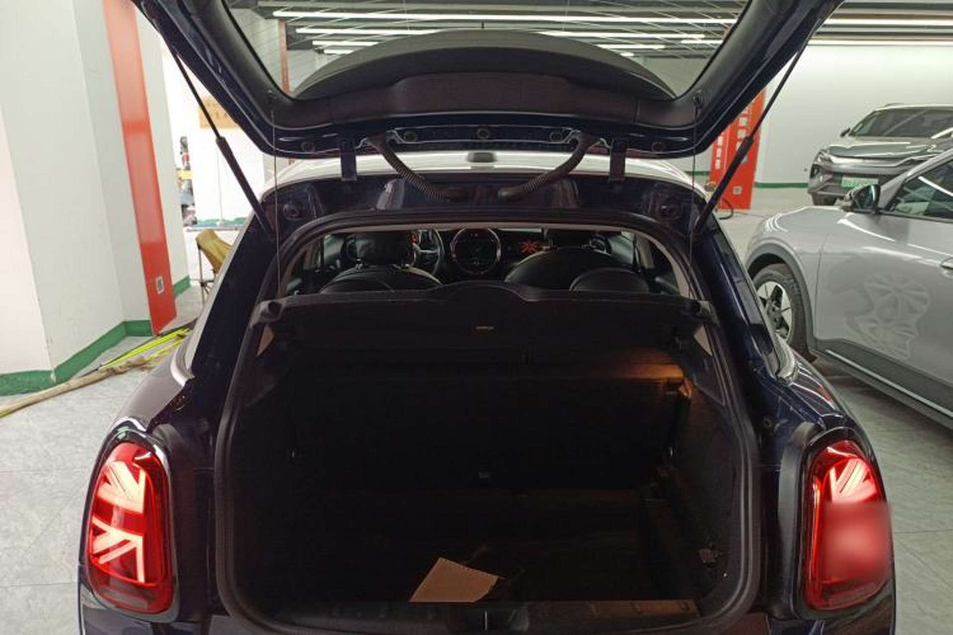 Used MINI 2019 2.0T COOPER S Artist Five-Door Edition Trunk