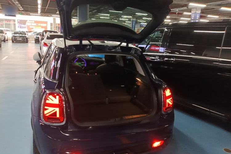 Used MINI 2019 2.0T COOPER S Artist Five-Door Edition Trunk