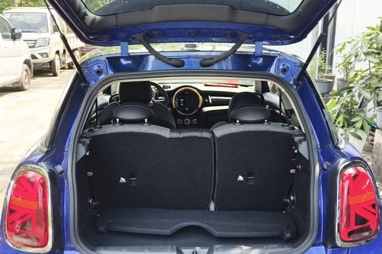 Used MINI 2019 1.5T COOPER Classic Edition Trunk