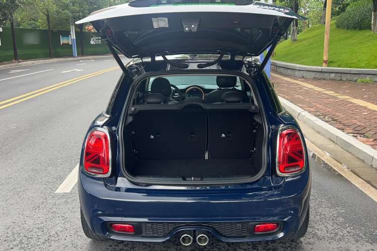 Used MINI 2019 2.0T COOPER S Artist Five-Door Edition Trunk