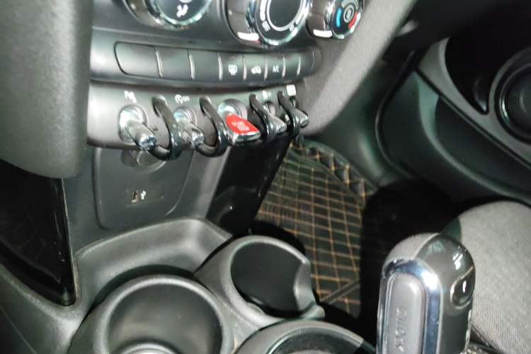 Used MINI 2019 1.5T COOPER Classic Edition Five-Door Version Vehicle Key