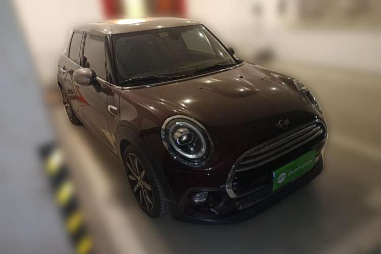 Used MINI 2019 1.5T COOPER Classic Edition Five-Door Version Front Right 45 Deg