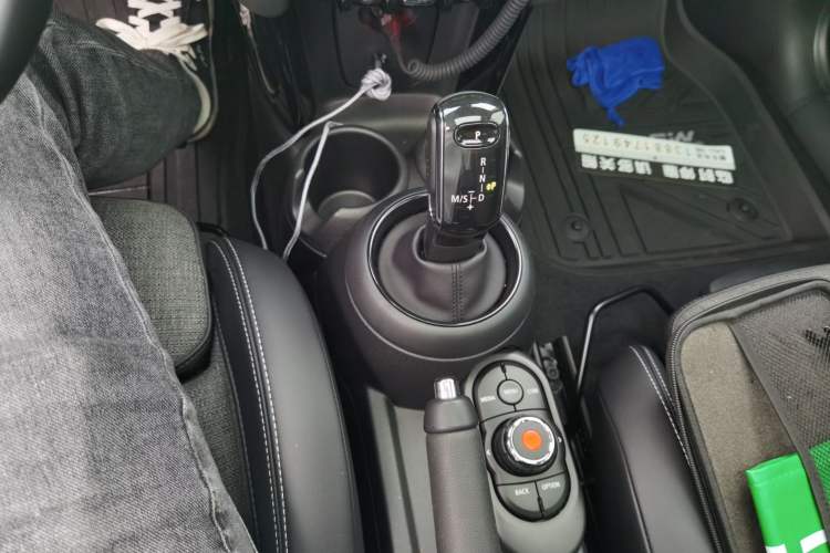 Used MINI 2019 1.5T COOPER Classic Edition Gear Lever