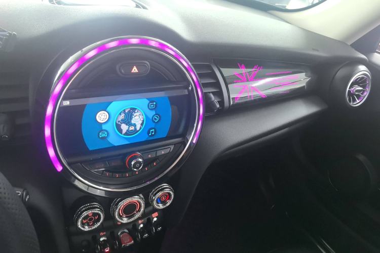 Used MINI 2019 1.5T COOPER Classic Edition Interior 3