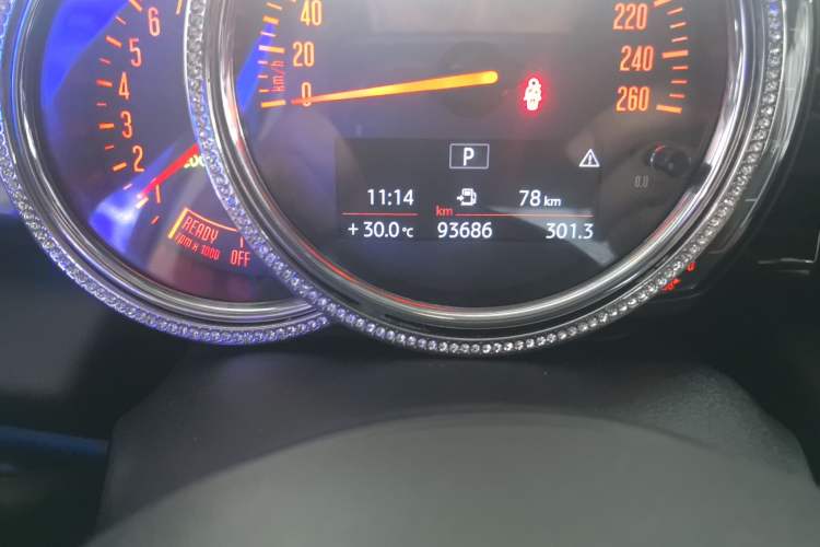Used MINI 2019 1.5T COOPER Classic Edition Odometer Close Up