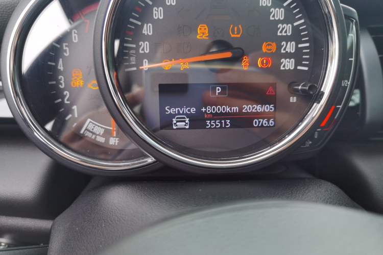 Used MINI 2019 1.5T COOPER Classic Edition Odometer Close Up
