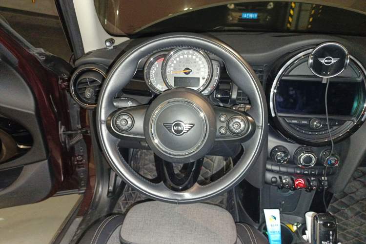 Used MINI 2019 1.5T COOPER Classic Edition Five-Door Version Steering Wheel