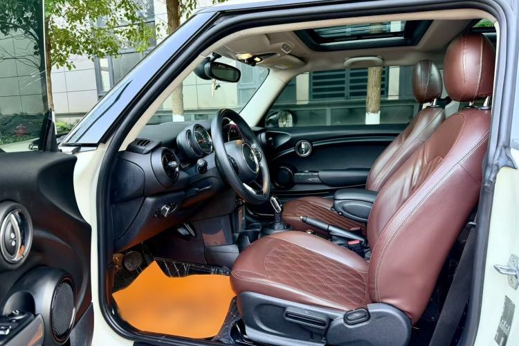 Used MINI 2019 1.5T ONE Interior 3
