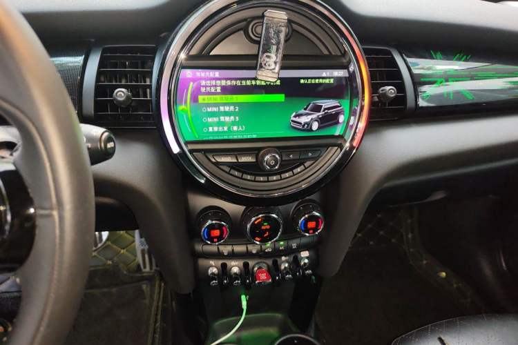 Used MINI 2019 1.5T COOPER Artist Audio And AC Panel