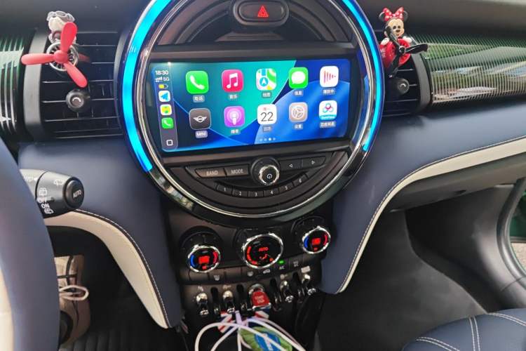 Used MINI 2019 2.0T COOPER S Classic Edition Five-Door Model Audio And AC Panel