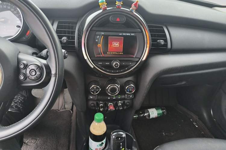 Used MINI 2019 1.5T ONE Five-Door Edition Audio And AC Panel