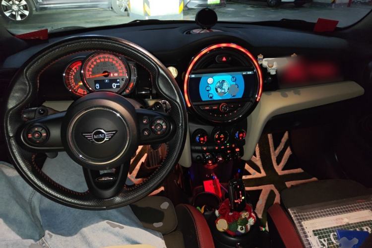 Used MINI 2019 2.0T COOPER S Racing Driver Center Console