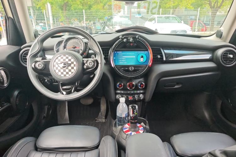 Used MINI 2019 2.0T COOPER S Artist Five-Door Edition Center Console