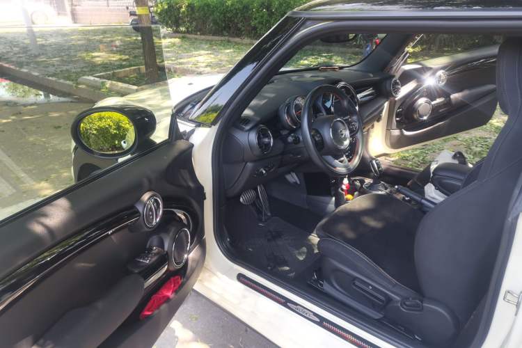 Used MINI 2019 1.5T COOPER Racing Driver Driver Seat