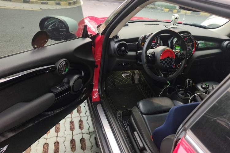Used MINI 2019 1.5T COOPER Artist Driver Seat