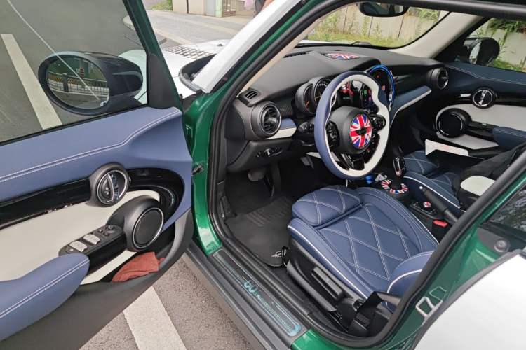 Used MINI 2019 2.0T COOPER S Classic Edition Five-Door Model Driver Seat