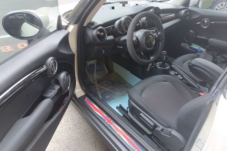 Used MINI 2019 1.5T ONE PLUS Driver Seat