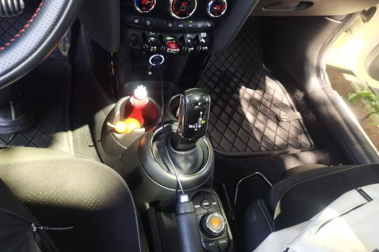 Used MINI 2019 1.5T COOPER Racing Driver Gear Lever