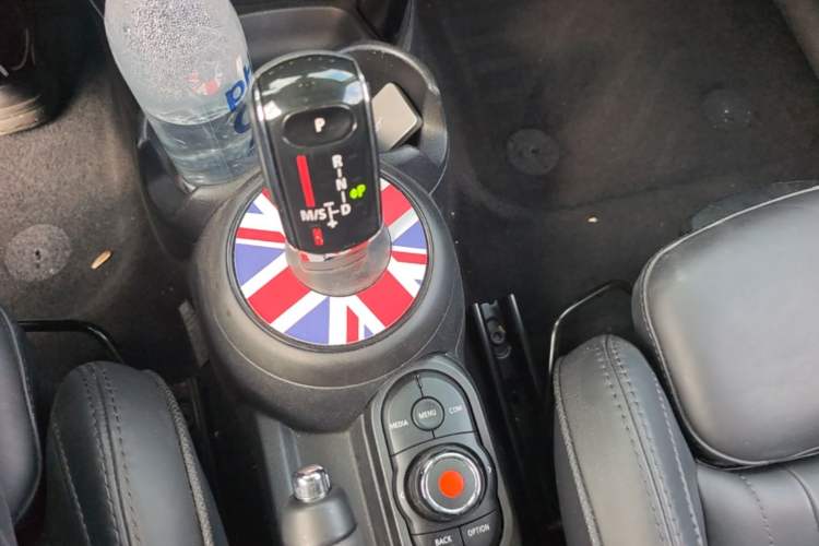 Used MINI 2019 2.0T COOPER S Artist Five-Door Edition Gear Lever