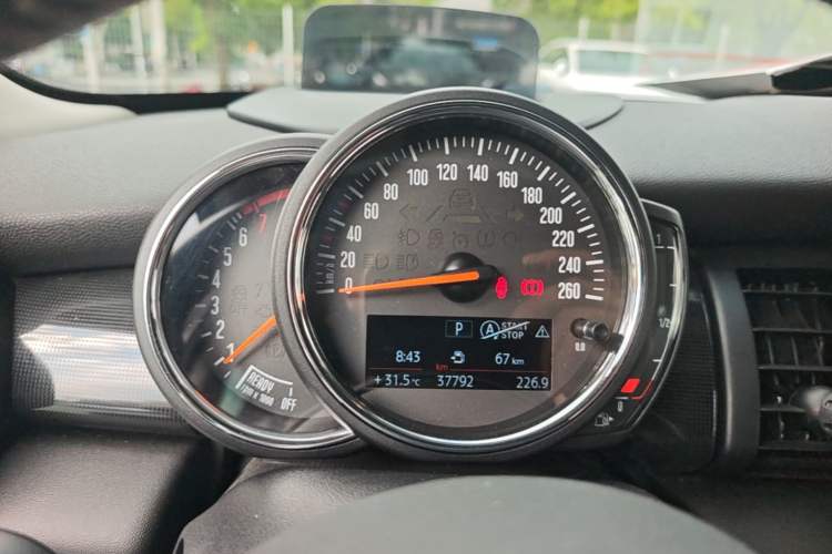 Used MINI 2019 2.0T COOPER S Artist Five-Door Edition Instrument Cluster
