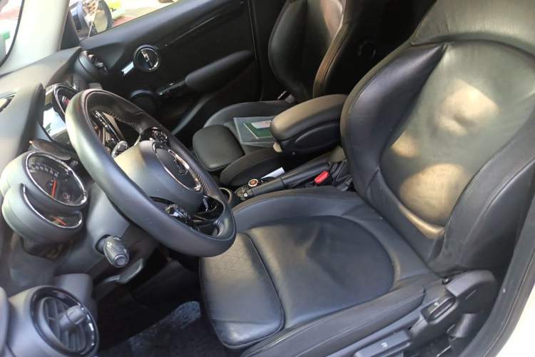 Used MINI 2019 1.5T COOPER Artist Five-Door Edition Left Front Seat