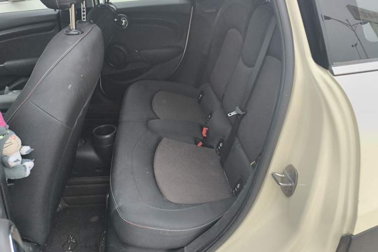 Used MINI 2019 1.5T ONE Five-Door Edition Left Rear Seat