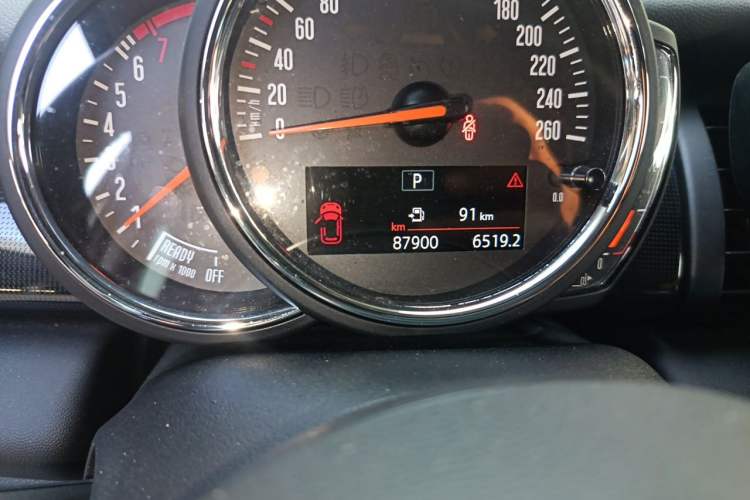 Used MINI 2019 1.5T COOPER Artist Five-Door Edition Odometer Close Up