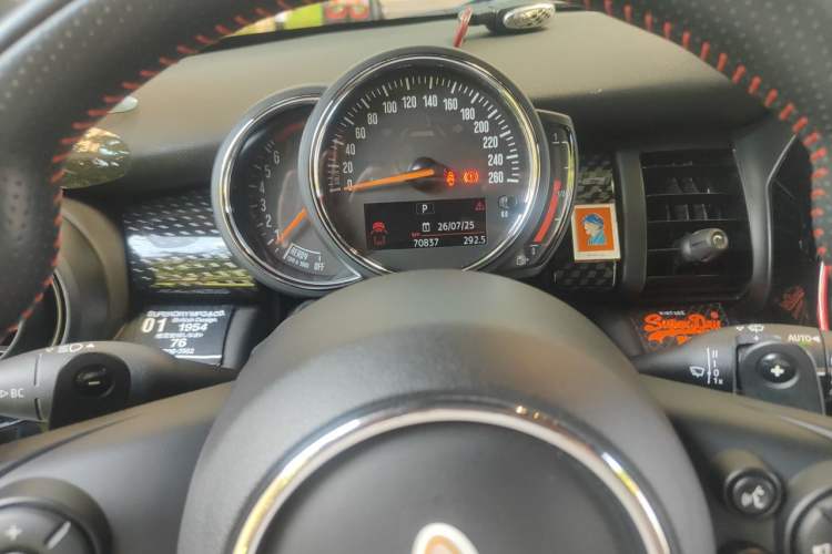 Used MINI 2019 2.0T COOPER S Racing Driver Odometer Close Up