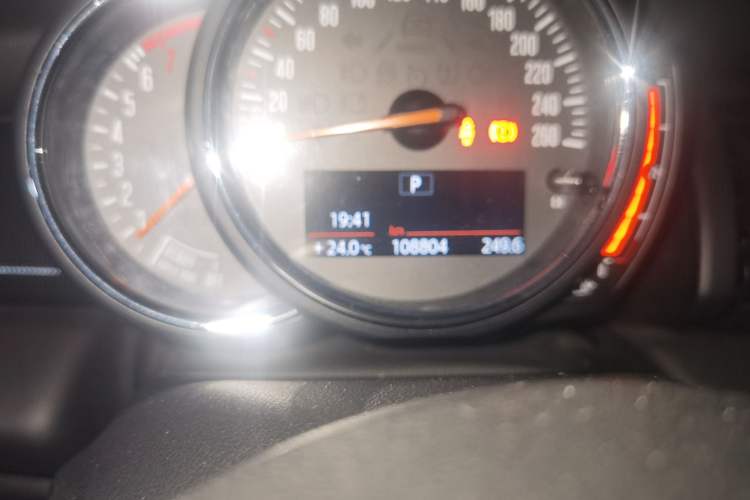 Used MINI 2019 2.0T COOPER S Artist Odometer Close Up