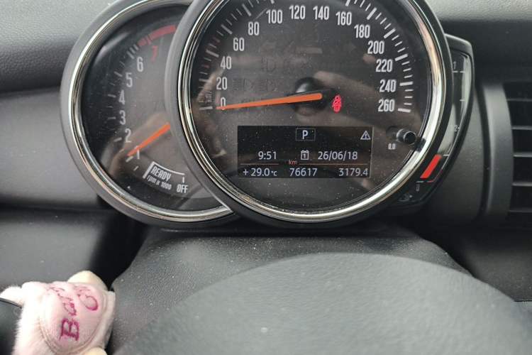 Used MINI 2019 1.5T ONE Five-Door Edition Odometer Close Up