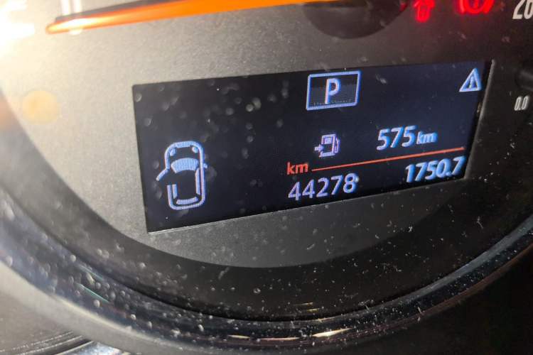 Used MINI 2019 1.5T COOPER Racing Driver Odometer Close Up