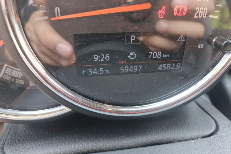 Used MINI 2019 1.5T ONE PLUS Odometer Close Up