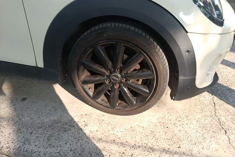 Used MINI 2019 1.5T COOPER Artist Five-Door Edition Right Front Wheel Hub