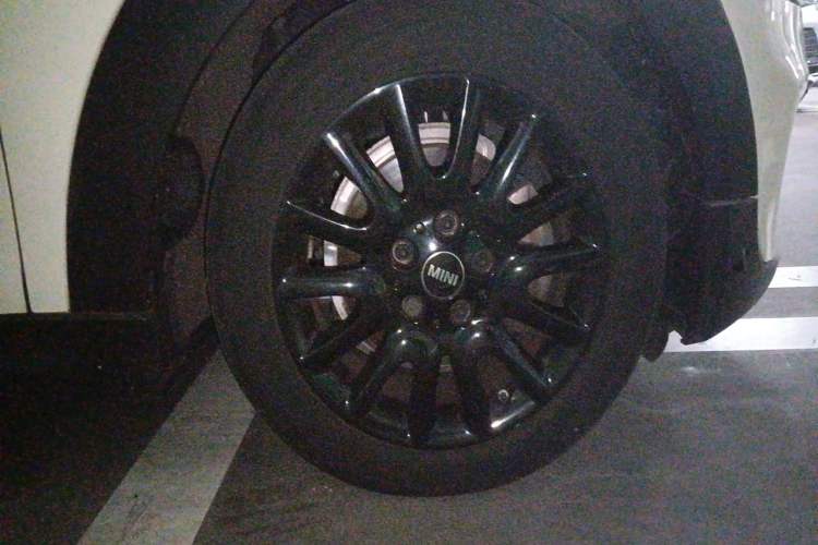 Used MINI 2019 1.5T COOPER Classic Edition Right Front Wheel Hub