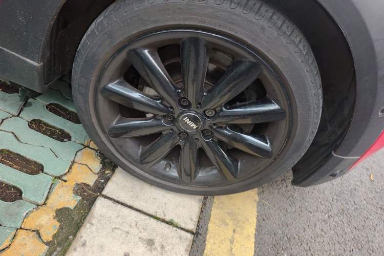 Used MINI 2019 1.5T COOPER Artist Right Front Wheel Hub