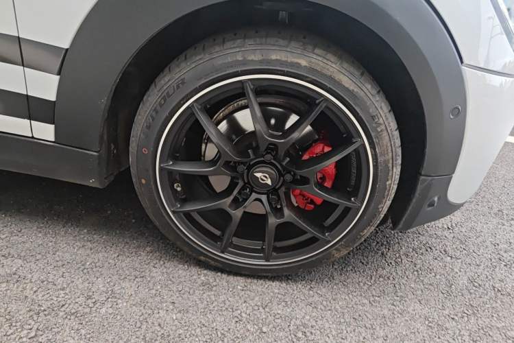 Used MINI 2019 2.0T COOPER S Classic Edition Five-Door Model Right Front Wheel Hub