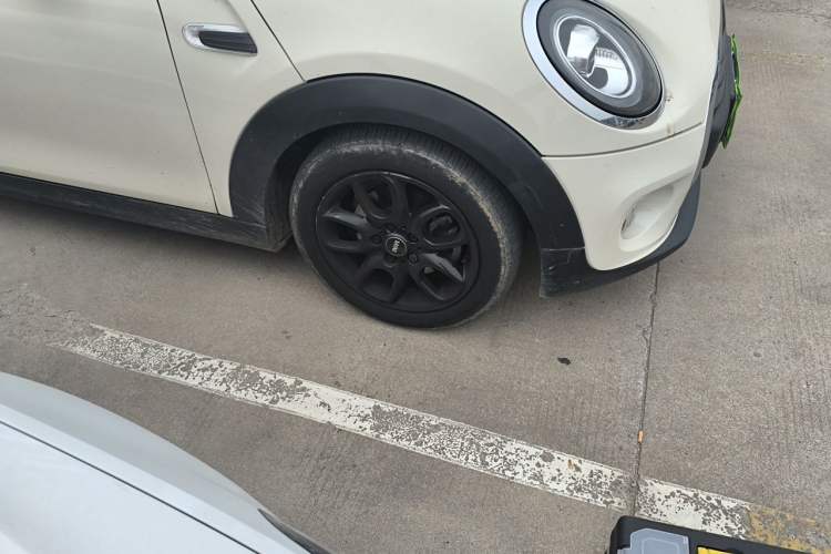 Used MINI 2019 1.5T ONE Five-Door Edition Right Front Wheel Hub