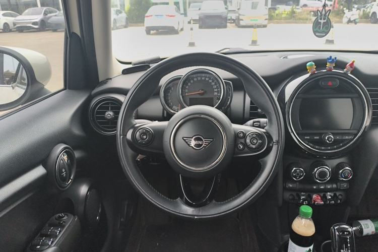 Used MINI 2019 1.5T ONE Five-Door Edition Steering Wheel