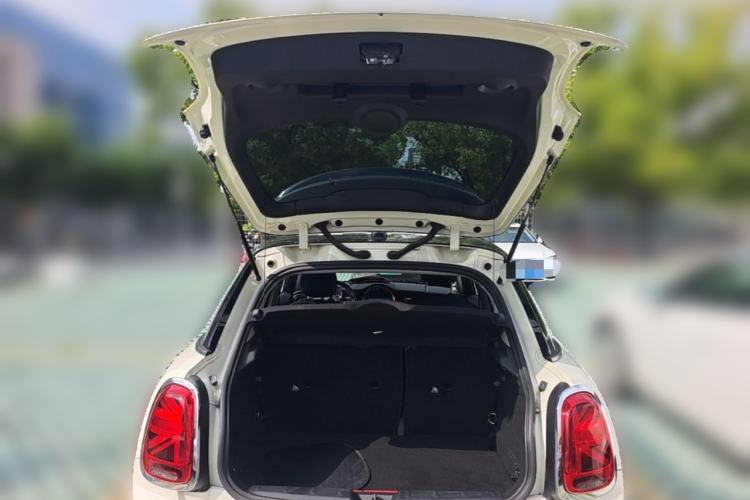 Used MINI 2019 2.0T COOPER S Artist Five-Door Edition Trunk